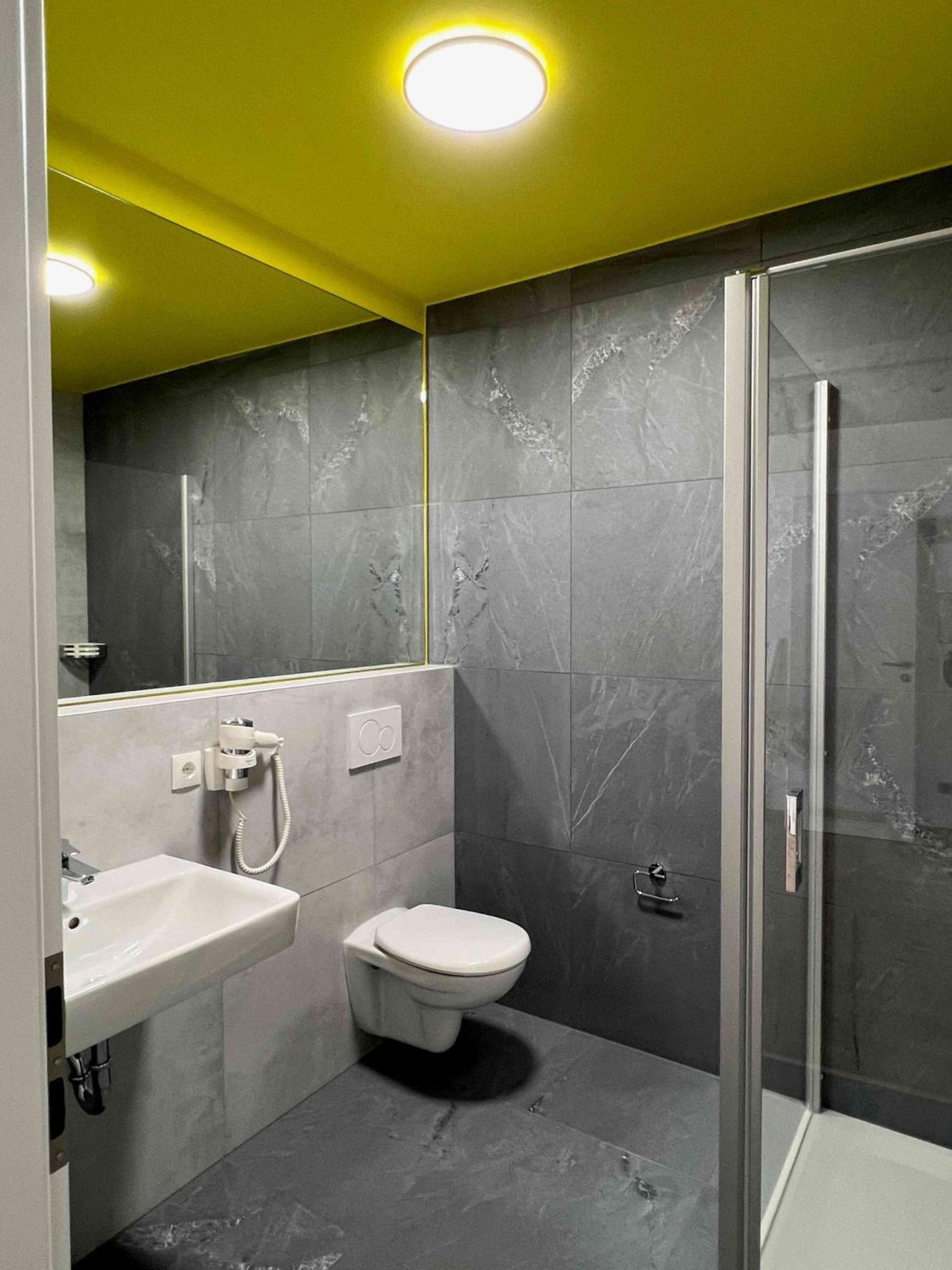 City Hotel Und City Apartments Centrum كايزرسلاوترن المظهر الخارجي الصورة